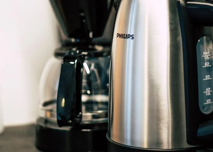 Sanierter Altbau, 2 Zimmer, 24-7 Check-in Kiel